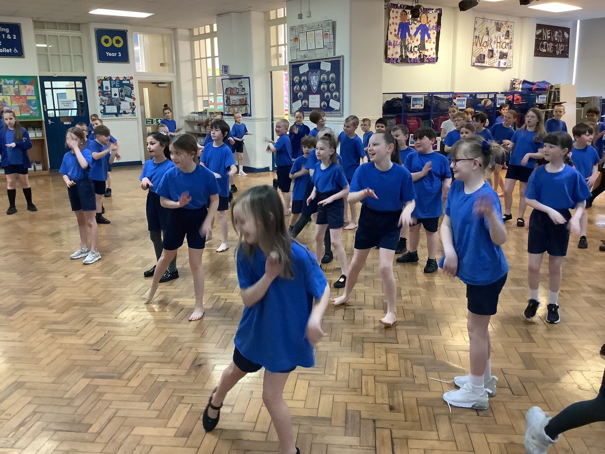 MPPS_Wirral's tweet photo. Some fantastic moves from Year 4 this morning in their Matilda dance workshop! #MPPSdance #MPPSYear4 https://t.co/jQk2Aw83SY