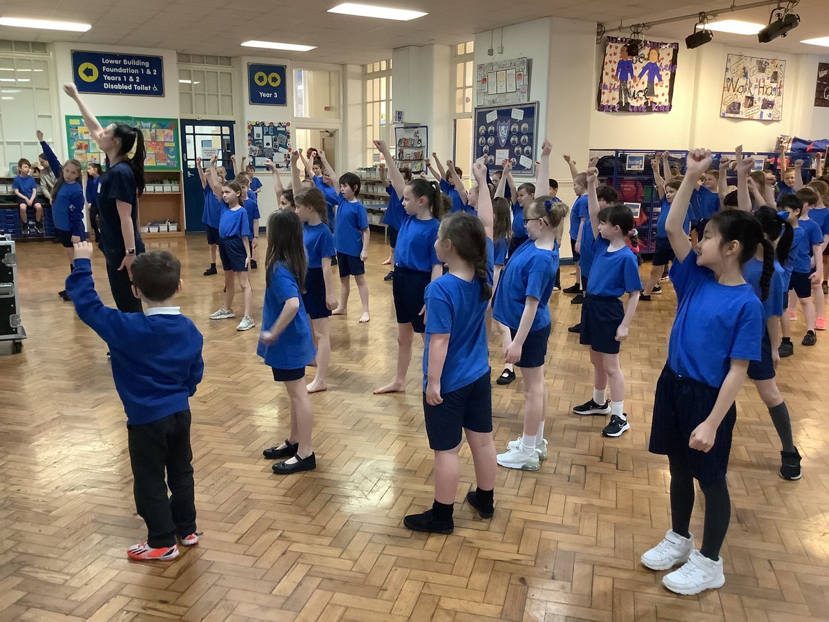MPPS_Wirral's tweet photo. Some fantastic moves from Year 4 this morning in their Matilda dance workshop! #MPPSdance #MPPSYear4 https://t.co/jQk2Aw83SY