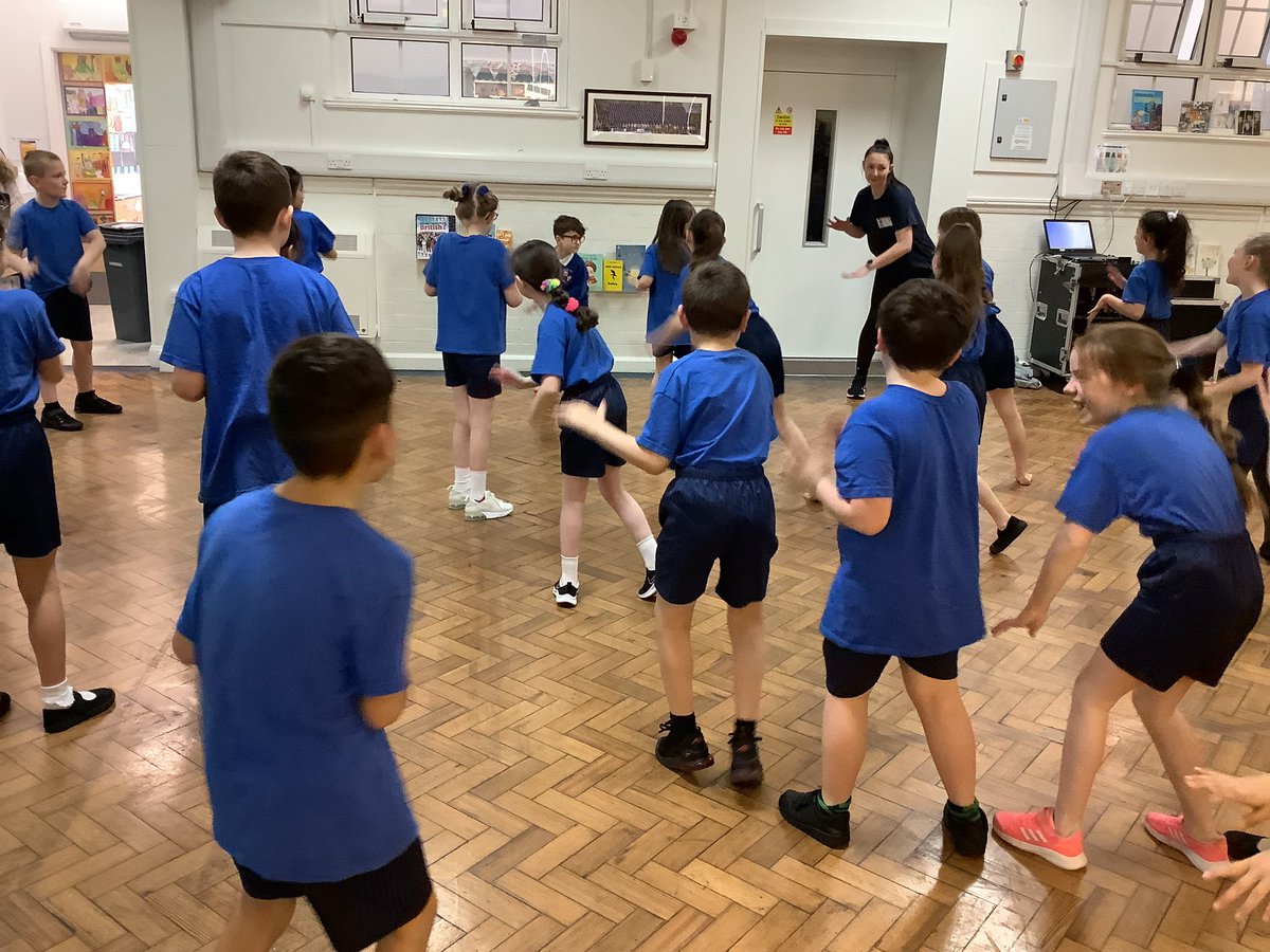 MPPS_Wirral's tweet photo. Some fantastic moves from Year 4 this morning in their Matilda dance workshop! #MPPSdance #MPPSYear4 https://t.co/jQk2Aw83SY