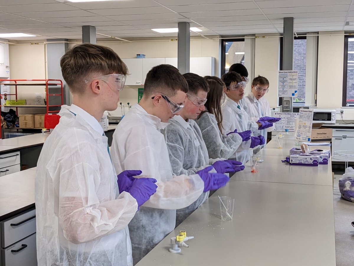UTCSouthDurham's tweet photo. Students at @durham_uni science festival on Tuesday! Notice who's wind turbine scored the highest ๐
#ThinkUTC #UTCSD #careerandlifeready https://t.co/UFIPzd7lT9