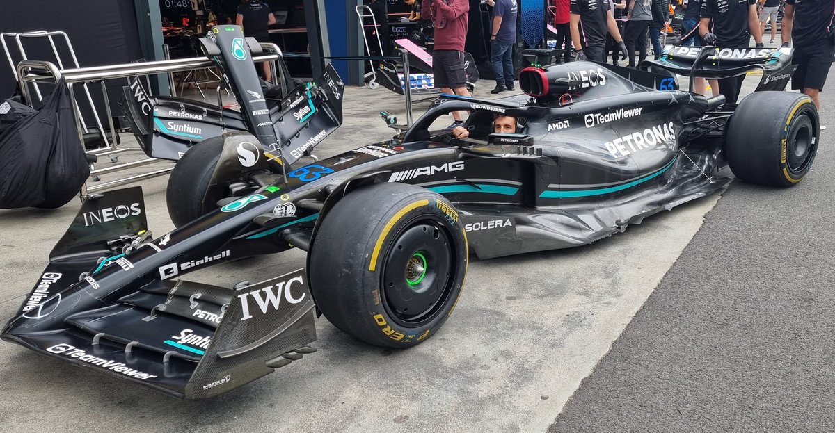 MercedesAMGF1BR's tweet photo. 🇦🇺 | W14 pronto. 

📸 x @AlbertFabrega https://t.co/te4PO6qH3Z