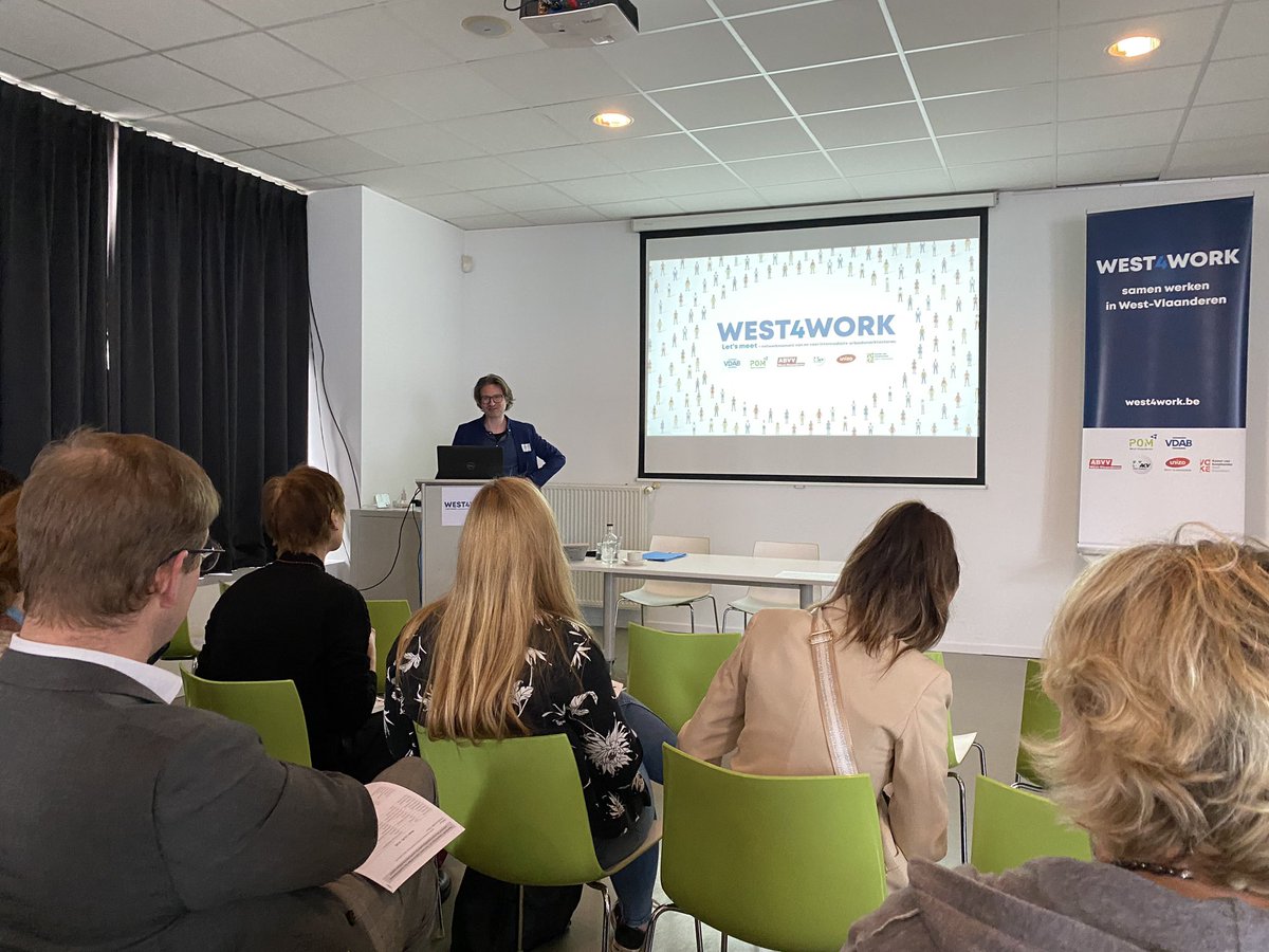 vanvin74's tweet photo. De helft van de werkzoekenden in West-Vlaanderen heeft geen rijbewijs. Daarom is een dag als deze noodzakelijk. Vervoersarmoede op de agenda van #West4Work vandaag. @Travi_Be present. @POMWVL https://t.co/1s7vd82Nm8