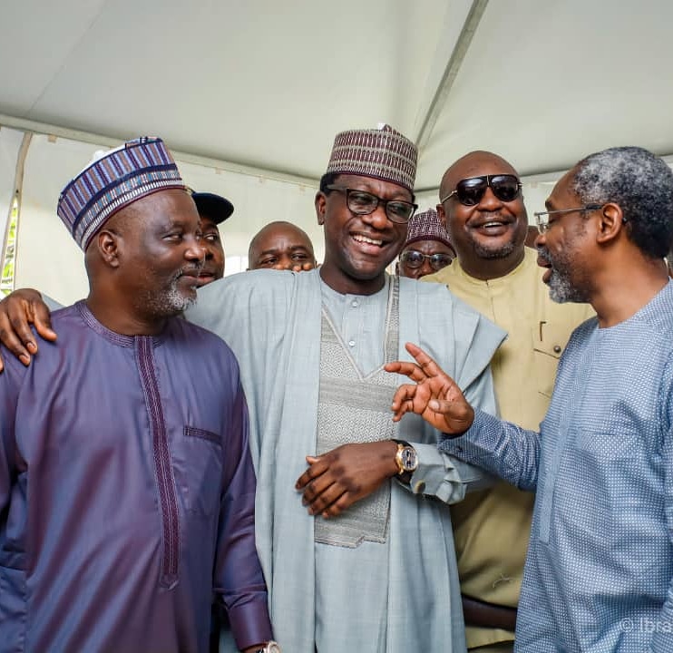 AbdulAbmJ's tweet photo. With Mr Speaker and Deputy Speaker. We will work assiduously towards a united 10th House of Representatives. #10thHouseOfReps  #TheUnityGroup #UnitedWeStand #NNPPKwankwasiyya #EyeOnTheBall https://t.co/3WnGcN9Tgq