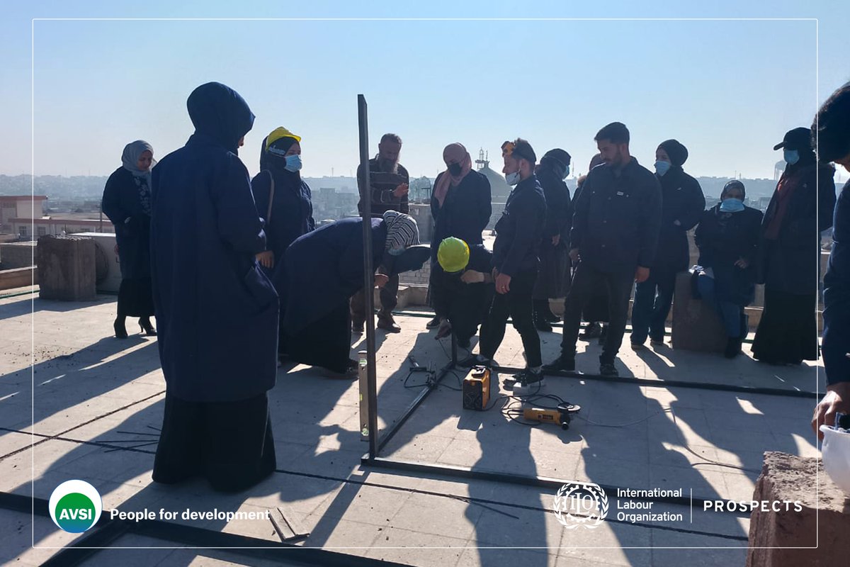 AVSI_MENA's tweet photo. 50 young men and women took part in a 44-days vocational training programme on solar panel installation and maintenance. The project is funded by @iloarabstates @NLinIQ and implemented by @FondazioneAVSI in #Iraq https://t.co/aHzlL3zcHP