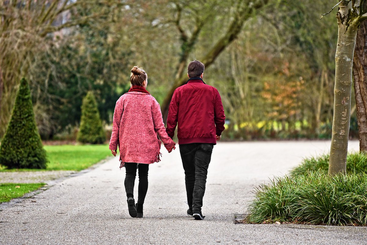 🔊 Recién abandonado el #invierno es importante no ❌ exponer a los pies 🦶 a largos paseos 🚶‍♂️ si llevamos meses sin movernos demasiado debido al mal tiempo 🌧️y frío 🥶

📌 Hay que restaurar la marcha de forma gradual ✅ para no sobrecargar los pies 🚑