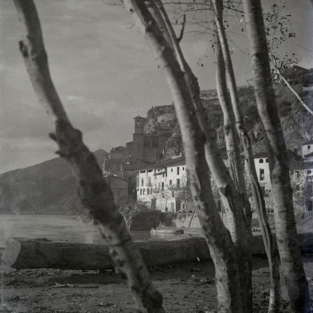 acriberaebre's tweet photo. 🗣️Des de l'ACRE us recomanem l'exposició de fotografies🎞️de Joan Deu, preses l'any 1935 a #Miravet, que s'inaugura aquest diumenge i es podrà visitar fins el 9 d'abril.

📍Més info i horaris a https://t.co/ogujrFBBaY https://t.co/cNgIBPmHtn