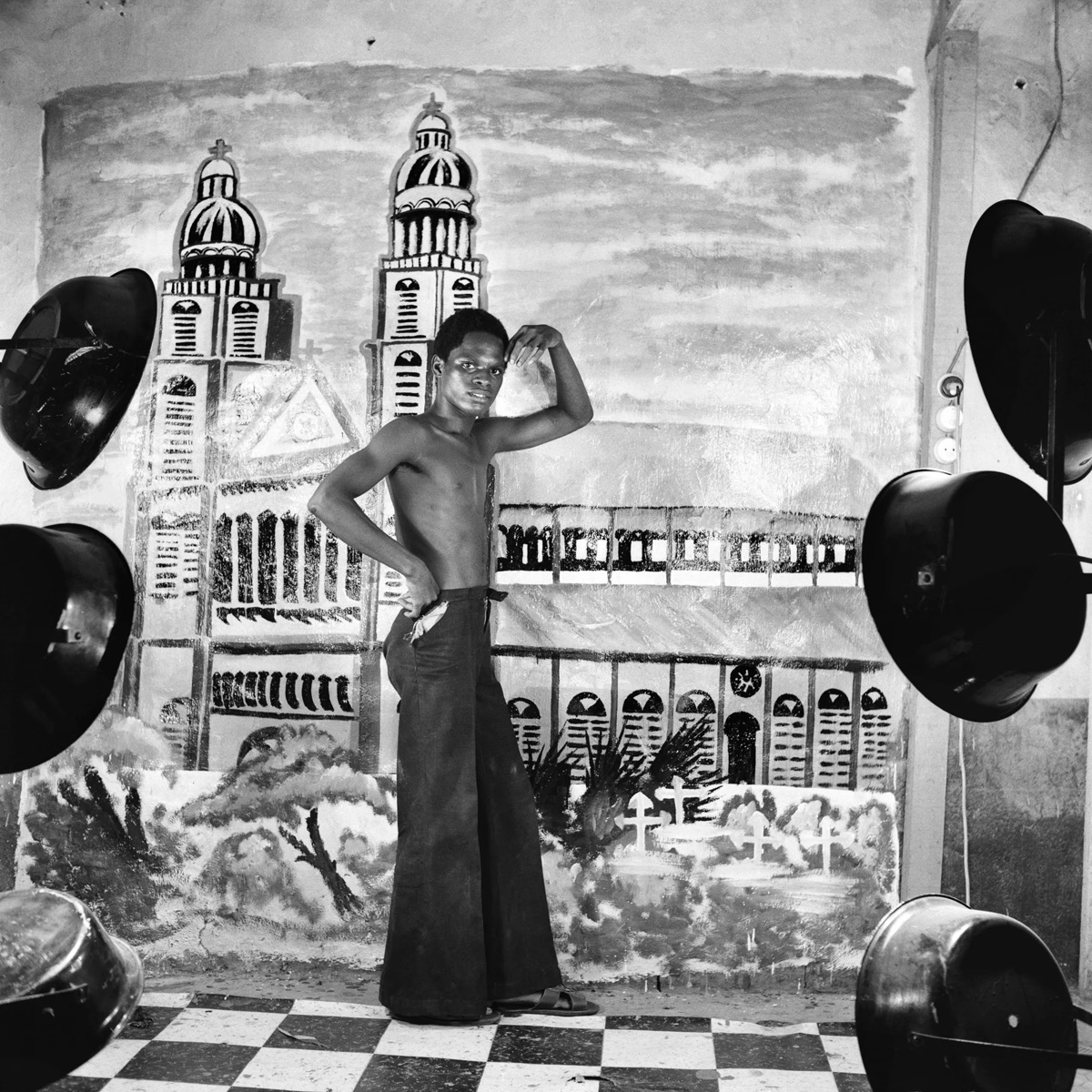 Art_Blart's tweet photo. Exhibition: 'Samuel Fosso' at the Museum der Moderne Salzburg https://t.co/22vQk3rBoH #MuhammadAli #BlackPope #NelsonMandela #exhibition #artist #Salzburg #Germany #70sLifestyle #SamuelFosso https://t.co/Z83I7jUjD8