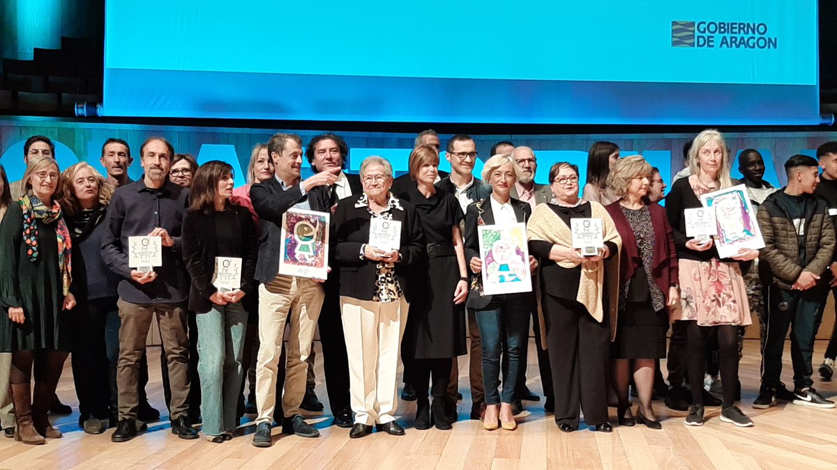 FundacionOzanam's tweet photo. La  @FundacionOzanam estamos de celebración. Este martes se celebraron los Premios Cuarto Pilar y (@fepa_18 ) en Aragón, representada a través de Ozanam, ganó el Premio Cuarto Pilar al Proyecto Innovador. https://t.co/IHoW7Qt1oW