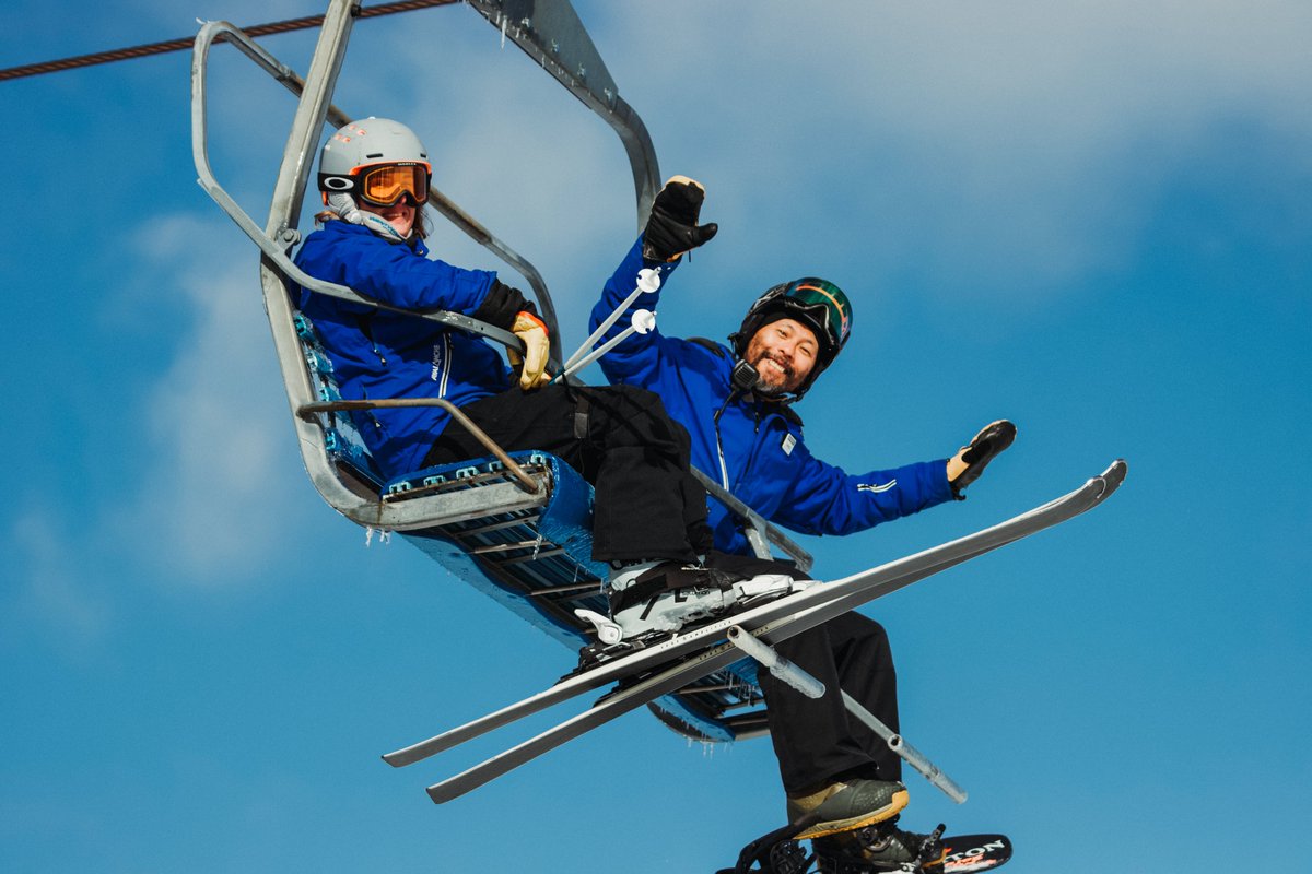Who’s getting some runs in with us today? The season is coming to an end soon, let's spend it together on the mountain!

We are open on 11 trails and 2 Tparks from 9am-4pm with a high of +3 and a mix of sun and cloud.