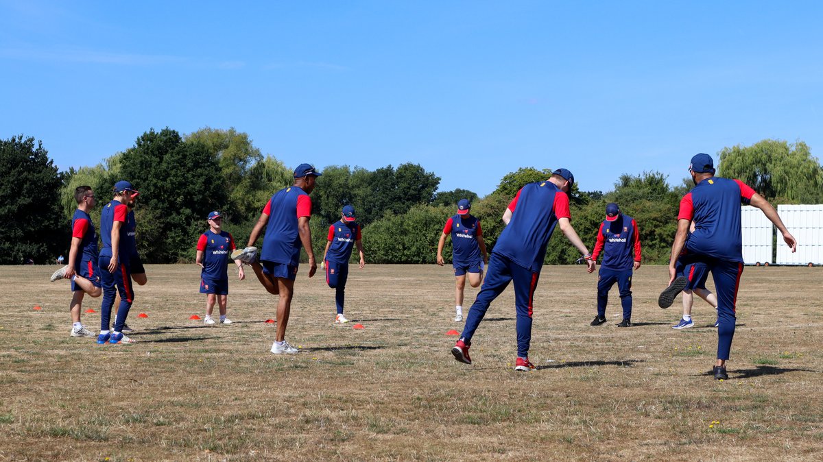 Synonymous tweet media