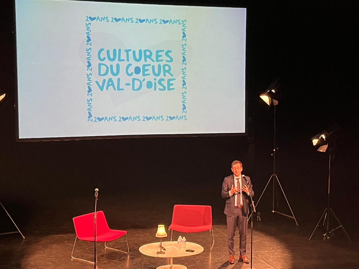 CdcAsso's tweet photo. Bel anniversaire à Cultures du Cœur Val d'Oise qui fête 20 ans aujourd'hui ! 20 ans de lutte contre l'exclusion ça se fête! Merci à monsieur le préfet pour son ouverture. https://t.co/VwvzEFPzGk
