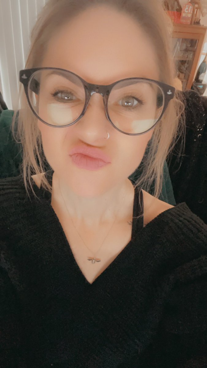 fridge_girl's tweet photo. New glasses ! My gos I wish I’d listened to the opticians recommendations and got these 10 years ago! A small miracle, I can read my phone without removing my glasses #Varifocal #VivenneWestwood #FitOver40 (is it even an LJ selfie if I’m not pulling a face 🤷🏼♀️😆 https://t.co/6zFCkiJTV5