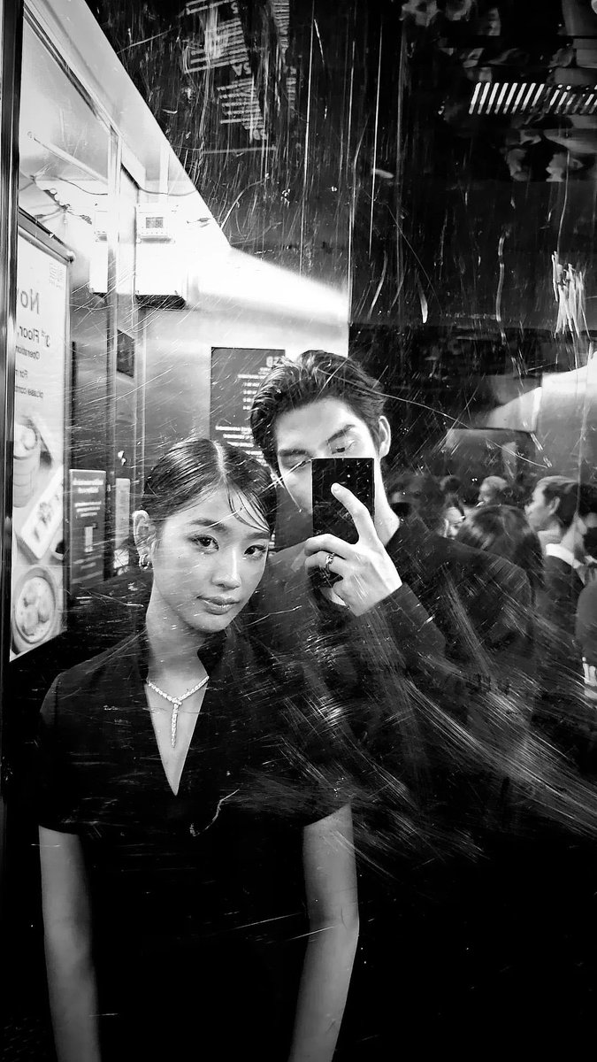 xbrighttu's tweet photo. ARE Y'ALL STILL ALIVE JDDJSJWKWKQ  #ไบร์ทตู #bbrightvc #tontawan_t https://t.co/p16QQ0WYol