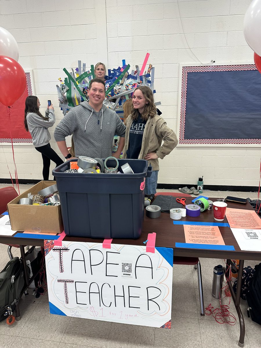 oths_nhs23's tweet photo. Thank you to everyone that donated money for Tape a Teacher! 👩‍🏫 Big thank you to Ms. Shernius for being our surprise teacher! All proceeds will be donated to the Popcorn Zoo! 🍿🐊🦍 https://t.co/BXwcTDD31t
