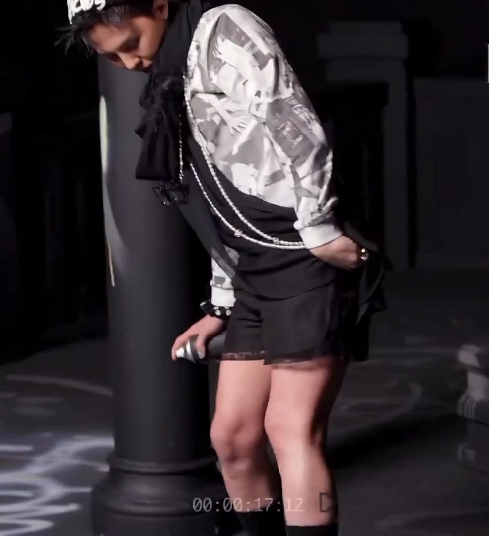 CultOfJiddies_'s tweet photo. NO, BUT LISTEN 👀👀👀
#GDRAGON #권지용 #지드래곤 @IBGDRGN #GDRAGONxBAZAAR #TheIrreplaceableMan https://t.co/AeJv9cLb5e