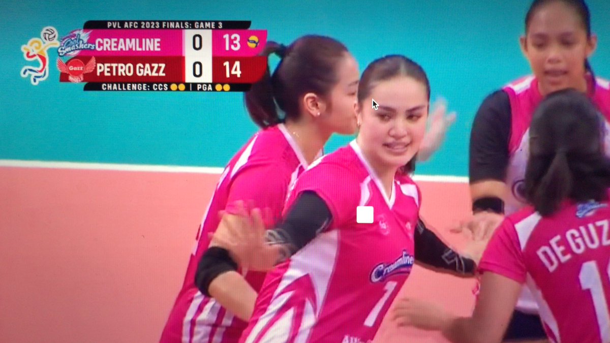 IamRatedKay's tweet photo. One at a time gurls one at a time!! Atin to #CREAMLINE!! ππ¦π
#PVL2023 #PVLFinalsGame2 #PVLAFC2023 #PVLAsks #TeamJiamazing https://t.co/T6wLubfXku