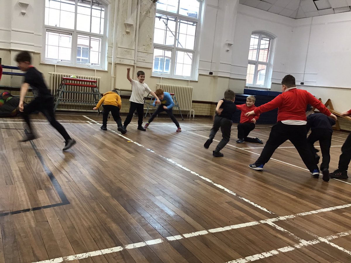 Holtonprimary's tweet photo. Year 3 enjoying a warm up session during their taster session with Forces Fitness. #HPSYr3 #HPSHealth https://t.co/85L8uI0mLA