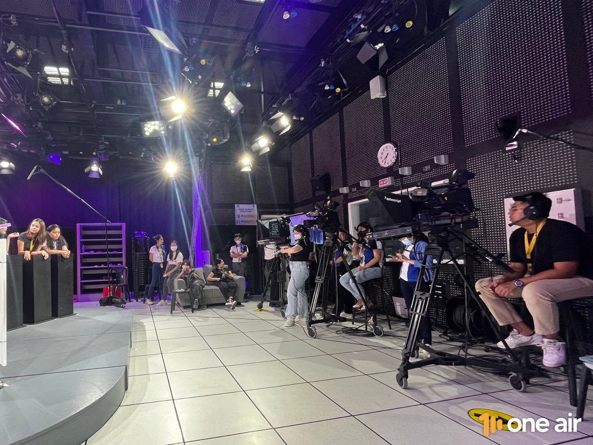 WeAreONEAIR's tweet photo. Here are some sneak peeks of what's happening behind the scenes! ✨
#OneWithONEAIR
#OnAirWithONEAIR
2/2 https://t.co/94xTmIhkVx