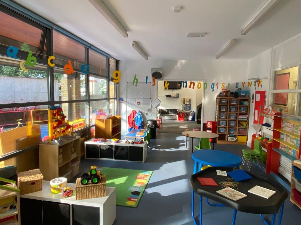 It costs £6,267 a week to deliver our services, supporting families who have fled abuse or crisis.

We rely on donations to stay open. Whatever you can give will make a huge difference to the lives of the families at our centre.💛

Donate today: ow.ly/Cx9P50NoLeR