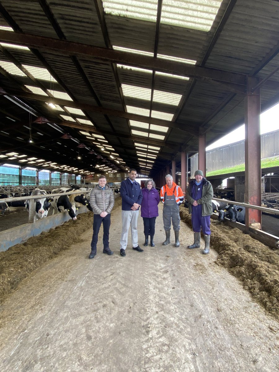Bfd_Scrutiny's tweet photo. Many thanks to John Barraclough of Well Heads Farm in Thornton for hosting a visit by members of the Regeneration and Environment Overview and Scrutiny Committee earlier last week #RuralEconomy #Scrutiny https://t.co/lDldFkLB0D