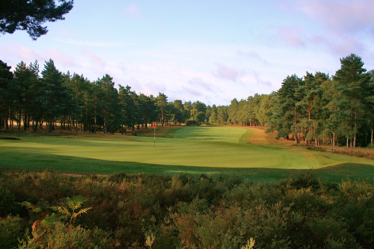 We're looking forward to our first DEBRA golf day of the season on April 5th at <a href="/HankleyC/">Hankley Common Golf Club</a>! ⛳️

A couple of spaces have become available so book your teams today!

🌐 bit.ly/3G4FPfg
✉️ golf@debra.org.uk

#GolfEvents #HankleyCommon #GolfUK #GolfLife #GolfCourse #Golf