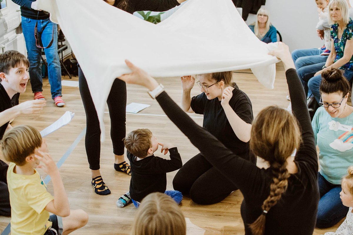 Essex_CF's tweet image. Though a year has passed since the invasion of Ukraine, charities and groups in #Essex continue to support migrants and refugees. 

This includes help when they arrive &amp;amp; for their integration. We worked with @Masonic_Charity on funding this: bit.ly/433oJs6

#FundedbyECF