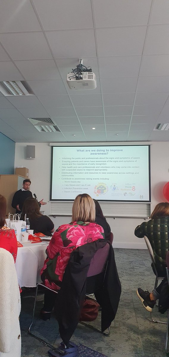 Fabulous start to the Leeds Sepsis conference. So great to hear from inspiration colleagues and hear their passion @liz_grogan  @ISpySepsis @OtleyDawn. Simon Rush and James Beck  
#ispysepsis