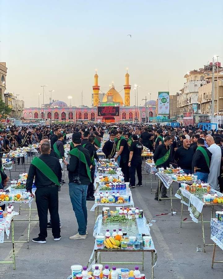 Qamarabbaskb's tweet photo. افطاری بین الحرمین میں ہمارے نصیب میں لکھ دو مولا🌹 https://t.co/V1kCfEcngi