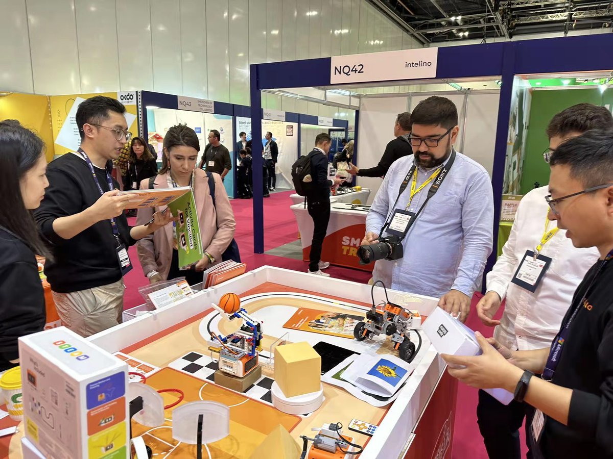 MatataStudioEDU's tweet image. A great first day at the BETT Show! 🇬🇧

Have you been enjoying trying out the VinciBot and its latest expansion packs? 🤖

#MWRC #TryMatatalab #VinciBot #CodingLikeABC #STEMeducation #stemkids #roboticscompetition #BETT2023