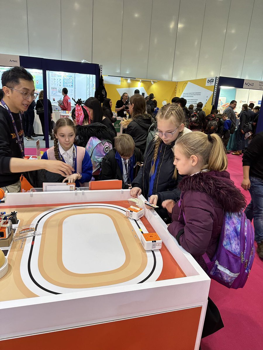 MatataStudioEDU's tweet image. A great first day at the BETT Show! 🇬🇧

Have you been enjoying trying out the VinciBot and its latest expansion packs? 🤖

#MWRC #TryMatatalab #VinciBot #CodingLikeABC #STEMeducation #stemkids #roboticscompetition #BETT2023