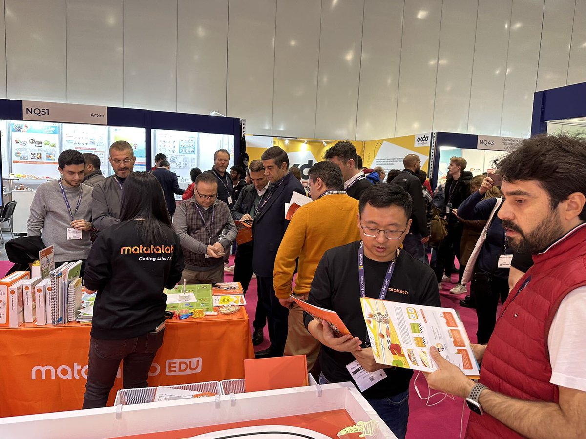 MatataStudioEDU's tweet image. A great first day at the BETT Show! 🇬🇧

Have you been enjoying trying out the VinciBot and its latest expansion packs? 🤖

#MWRC #TryMatatalab #VinciBot #CodingLikeABC #STEMeducation #stemkids #roboticscompetition #BETT2023