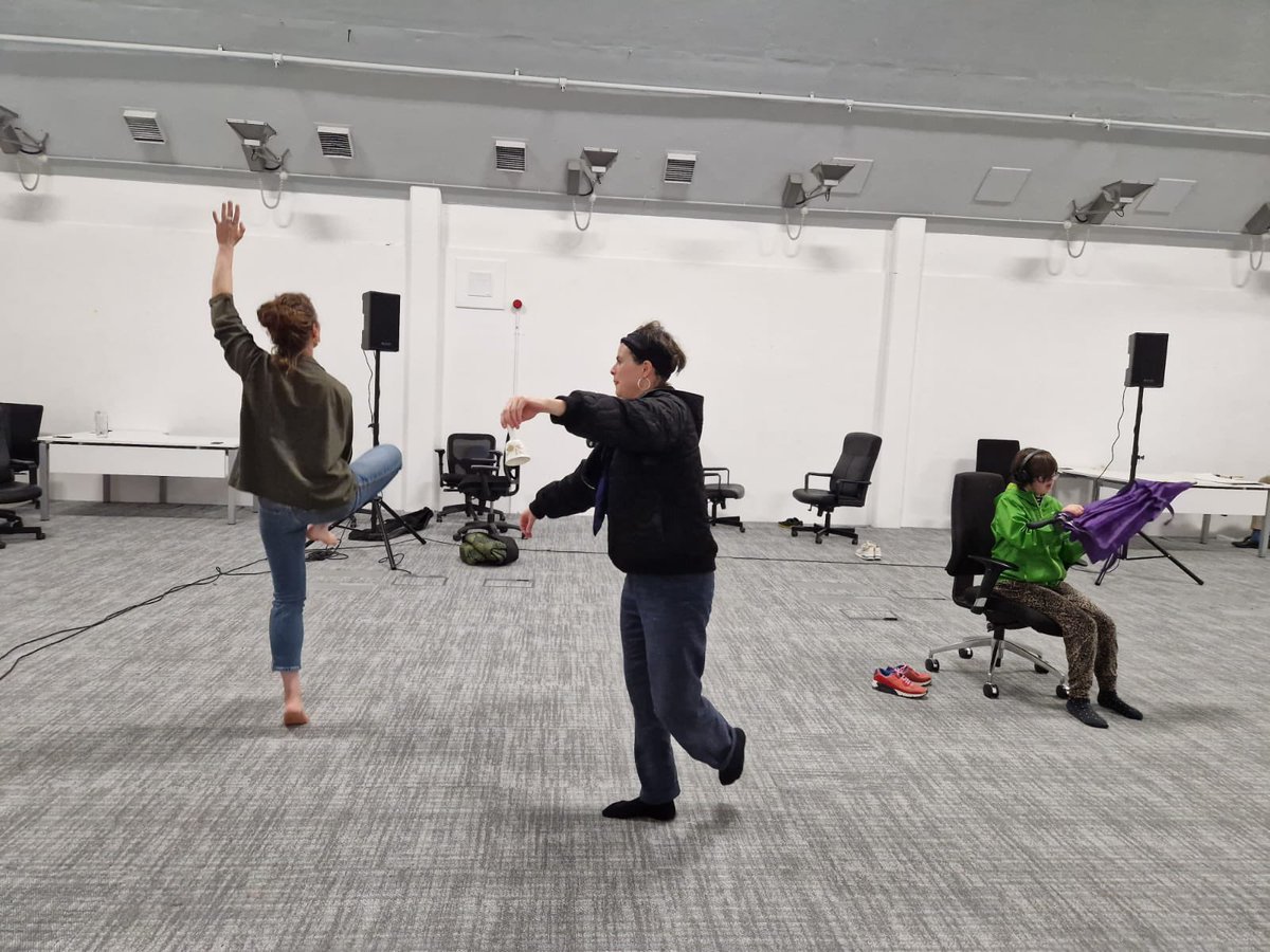 Looping and binaural sounds from @aidanmurphy to test our Global Desires. Such a wonderful opportunity with Aidan Murphy to experiment and play. We desire more of this! #opentheatrepractice #experimentaltheatre #theatreofruins #sublime #sociallyengaged #artshealthcommunity