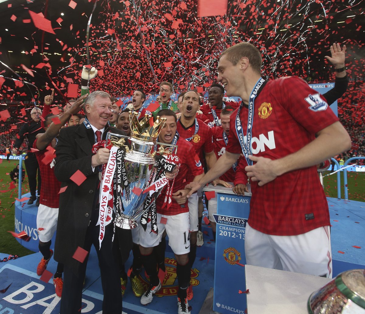 🎖️ Nemanja Vidic:

A rock at the back, Nemanja formed an elite partnership with Rio in defence. The Serbian left everything out there and was a huge favourite at Old Trafford.

2️⃣1️⃣1️⃣ appearances ⚽️
9️⃣5️⃣ clean sheets ⛔️
5️⃣ winner's medals 🏆
2️⃣ #PL Player of the Season awards 🔥