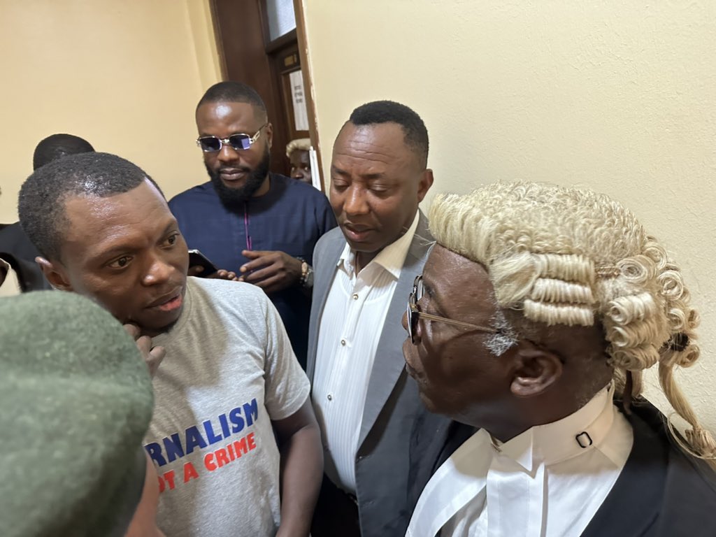 sowore's tweet photo. Journalism is not a crime! @agbajalingo granted bail after 4 days in detention at Kuje. #RevolutionNow @CPJAfrica @pressfreedom https://t.co/q0y6Mdz7Q7