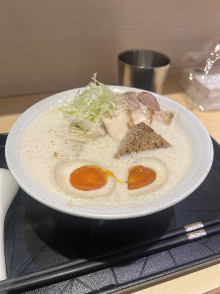 So ramen in Taiwan is actually a sleeper. So many people go to Japan but I actually think Taiwan has some solid choices too. Thi