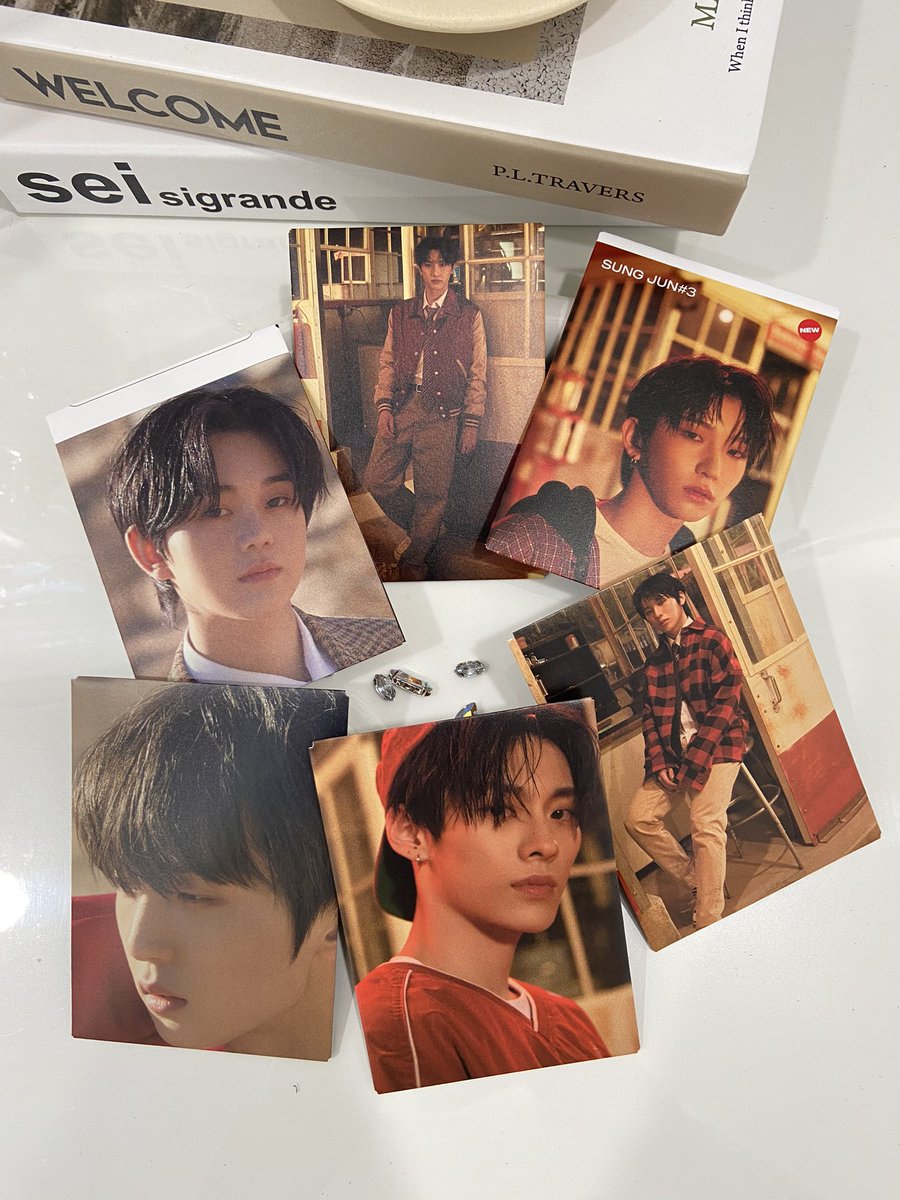 _minimauve's tweet image. I have these 2 sets 
ready stock

1 set include 6 envelopes  (free 1 toploader)
Reasealable - velcro opening
Made from album pages

Fit 1 toploader nicely

RM4/sets exc postage

DM if interested! 

#pasarTnx #pasarLoud 
#sampulraya #kpopenvelope