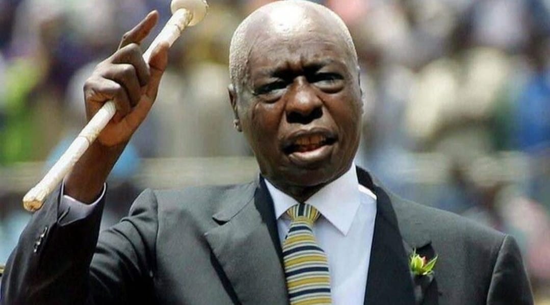 TONUIDENNIS1's tweet photo. Is this the Mau mau man who has been the narrative by his son😂,,, bytha way if we can remove white hair, who is he? https://t.co/gaSLfOOg8M