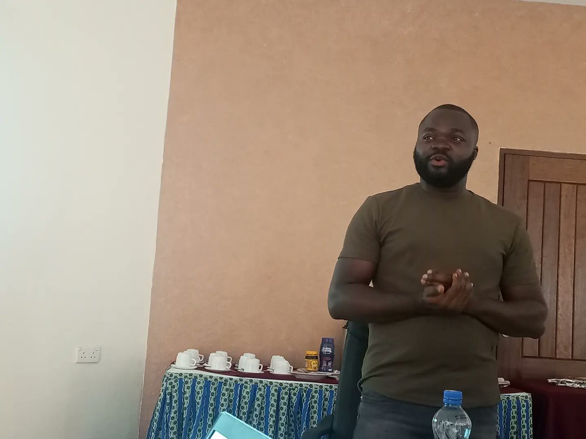 UzalendoI's tweet photo. 📌Finance and project management training for #KijanaJihusishe partners from #Nairobi ,#Marsabit ,#Garrisa and #mombasa 

👉 We are currently having a refresher Finance training for the #Eufunded project youth promoting peaceful elections in Kenya - #KijanaJihusishe https://t.co/wcRnJertcy