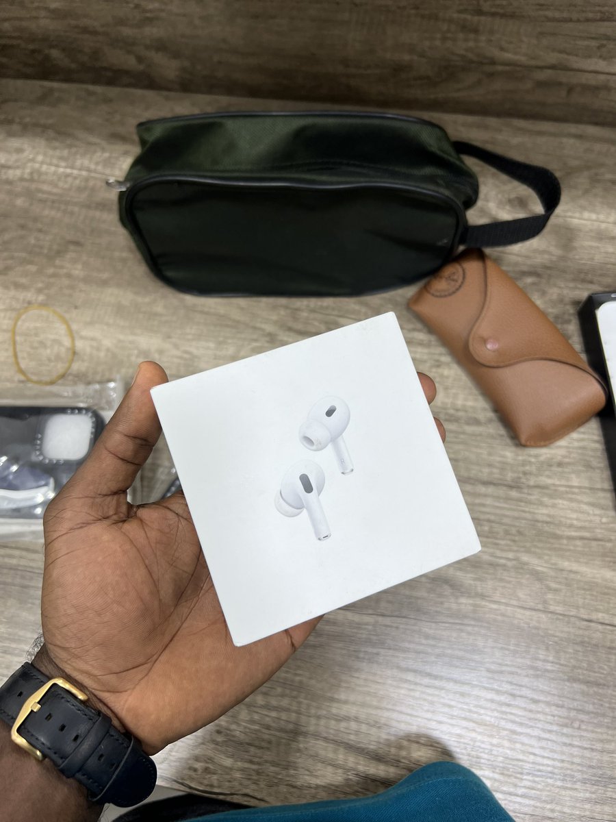 sja_electronics's tweet image. AirPods 3 GH₵ 2,249
AirPods Pro 2 GH₵ 2,949

☎️055-328-9132