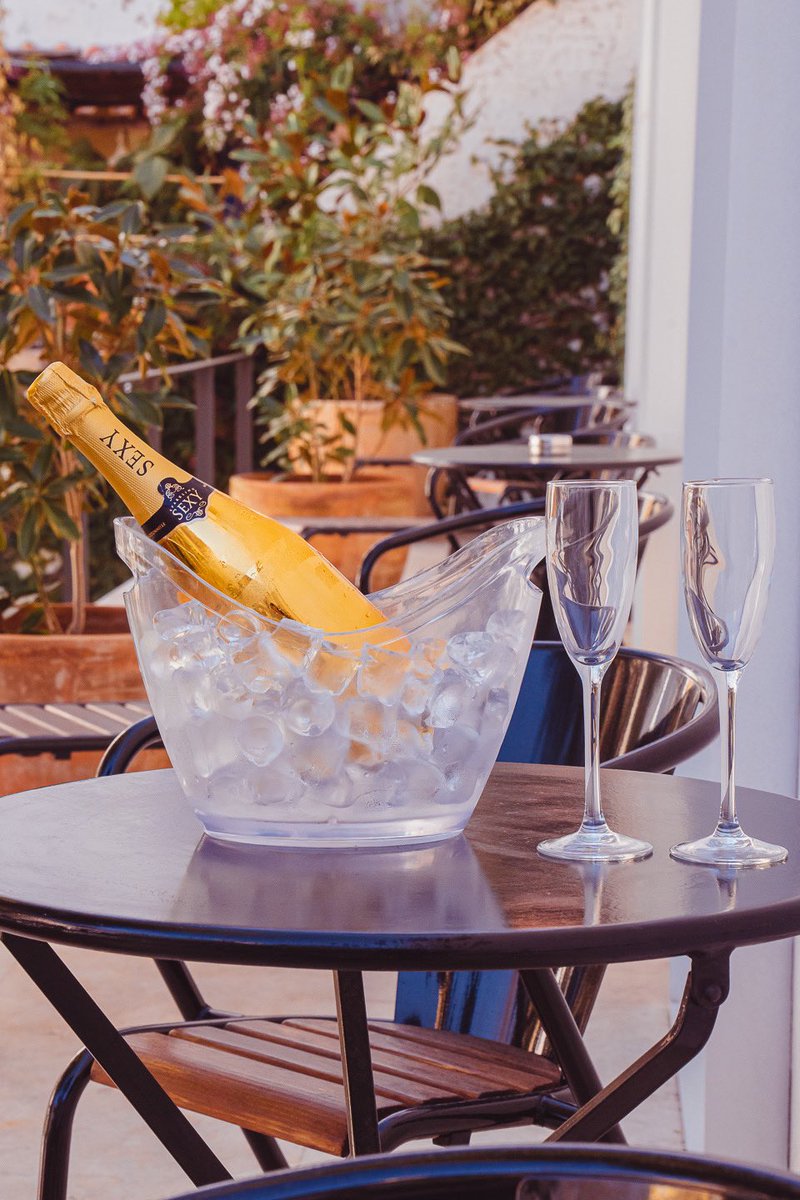 Looking for a cozy &amp; comfortable place to stay during your getaway 🧳 in #Lisbon? Our Terrace Garden room is the perfect spot so you can feel at home 🛏️. Book now your stay! #gayhotel #lisboa #gayurbanresort 
👉🏼thelatebirdslisbon.com