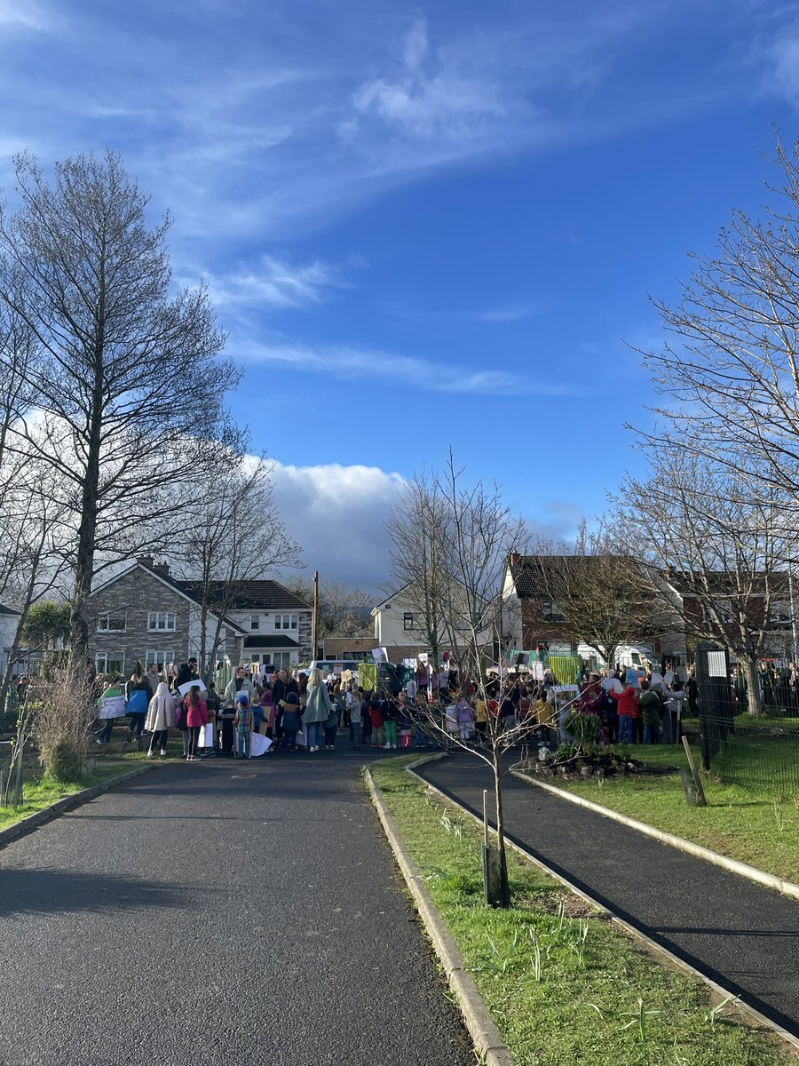 rossom's tweet image. Amazing turnout by the passionate staff and families @RiverviewETNS protesting that we’ve to use toilets as classrooms. Do better @NormaFoleyTD1 @LeoVaradkar