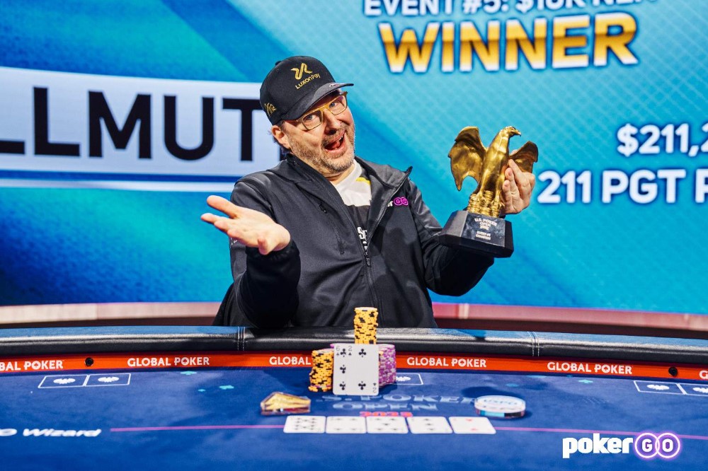 PokerCityNL's tweet photo. US Poker Open 🇺🇸: @phil_hellmuth 🇺🇸 pakt eerste PGT-titel bij $10K NLH ($211.200) 🏆💰 

♠♦♣♥

#poker #uspokeropen #lasvegas 

Check hieronder het artikel 👇: https://t.co/owmlSnmqCp https://t.co/RE6RQDZMJr