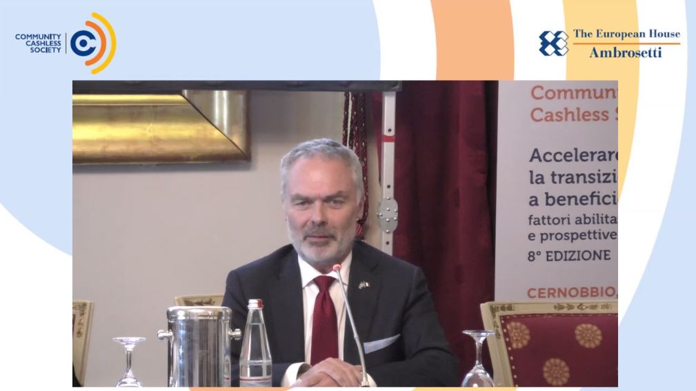 Ambrosetti_'s tweet photo. #CashlessCommunity #cashlessrevolution 
@bjorklundjan @AmbasciatoreSE; già Ministro dell’Istruzione e della Ricerca e Vice Primo Ministro del Governo svedese "very few bank offices and post offices still stand, they are not needed anymore, also in small villages" https://t.co/iHvEV2NFVd