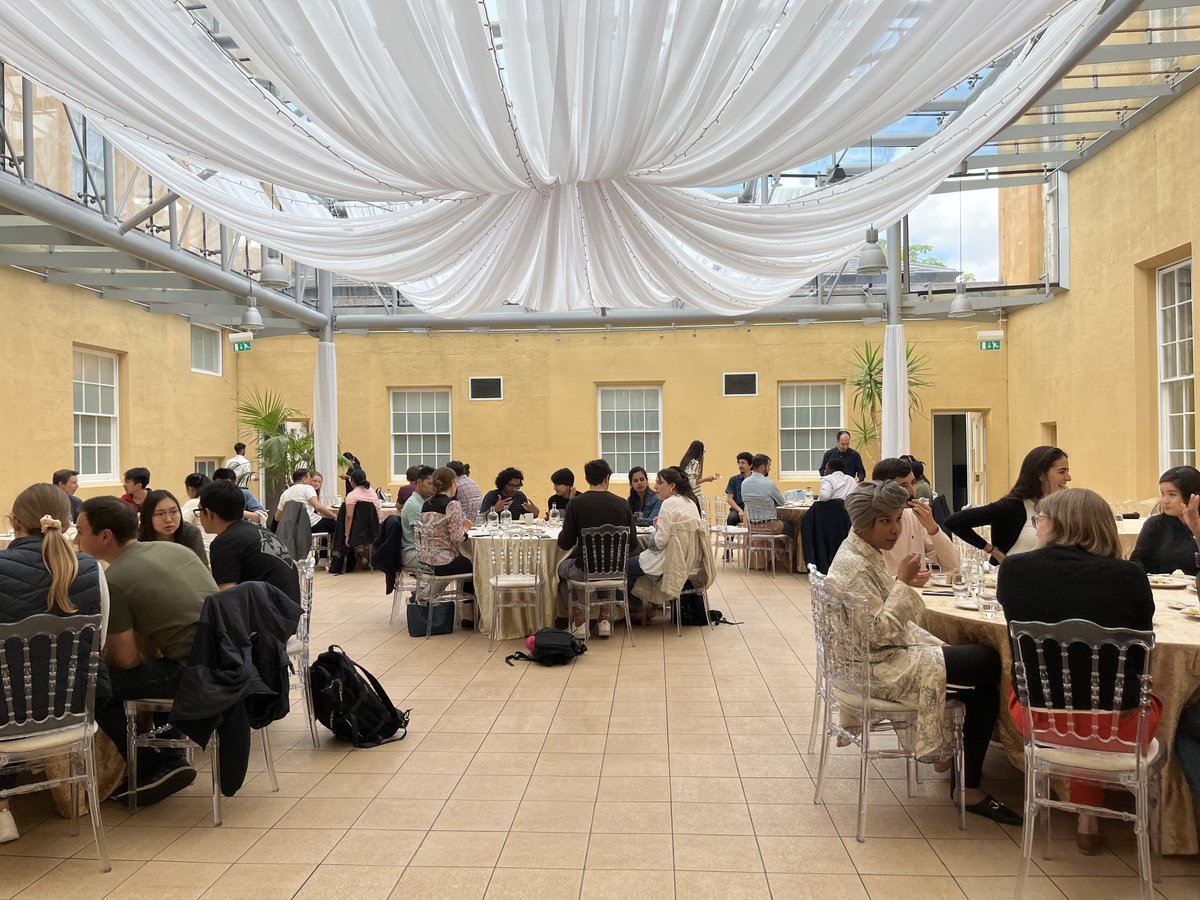 OxfordCharacter's tweet image. Are you a @UniofOxford postgrad interested in understanding #goodleadership? Do you want to enhance your own personal leadership #journey? 

Join GLSS!
We are hosting a virtual info session 3rd April at 17:00.

Learn more about the programme and applying: oxfordcharacter.org/events/glss-vi…