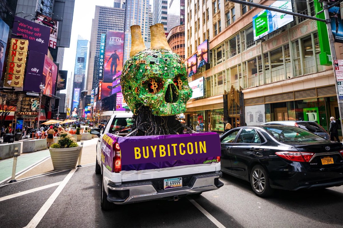 BitcoinArchive's tweet image. Greenpeace promoting #Bitcoin in New York City. 😉 

We always win 😎