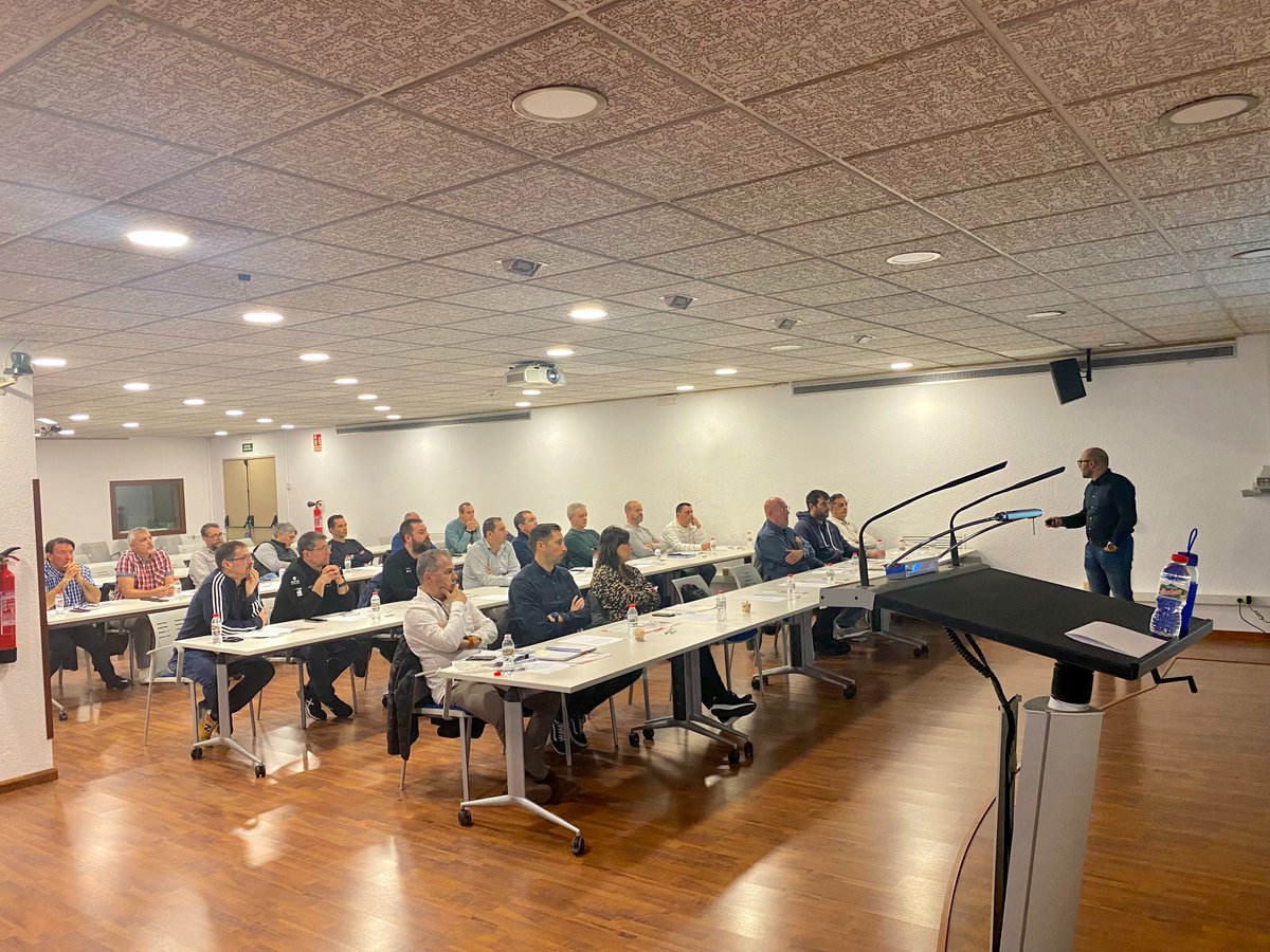 fontgas_fg's tweet photo. Interesantísima la jornada de #formación y la #visita a las instalaciones de #Polylux de la semana pasada.
#Gracias y hasta la próxima😉 https://t.co/xScaY7tK7v