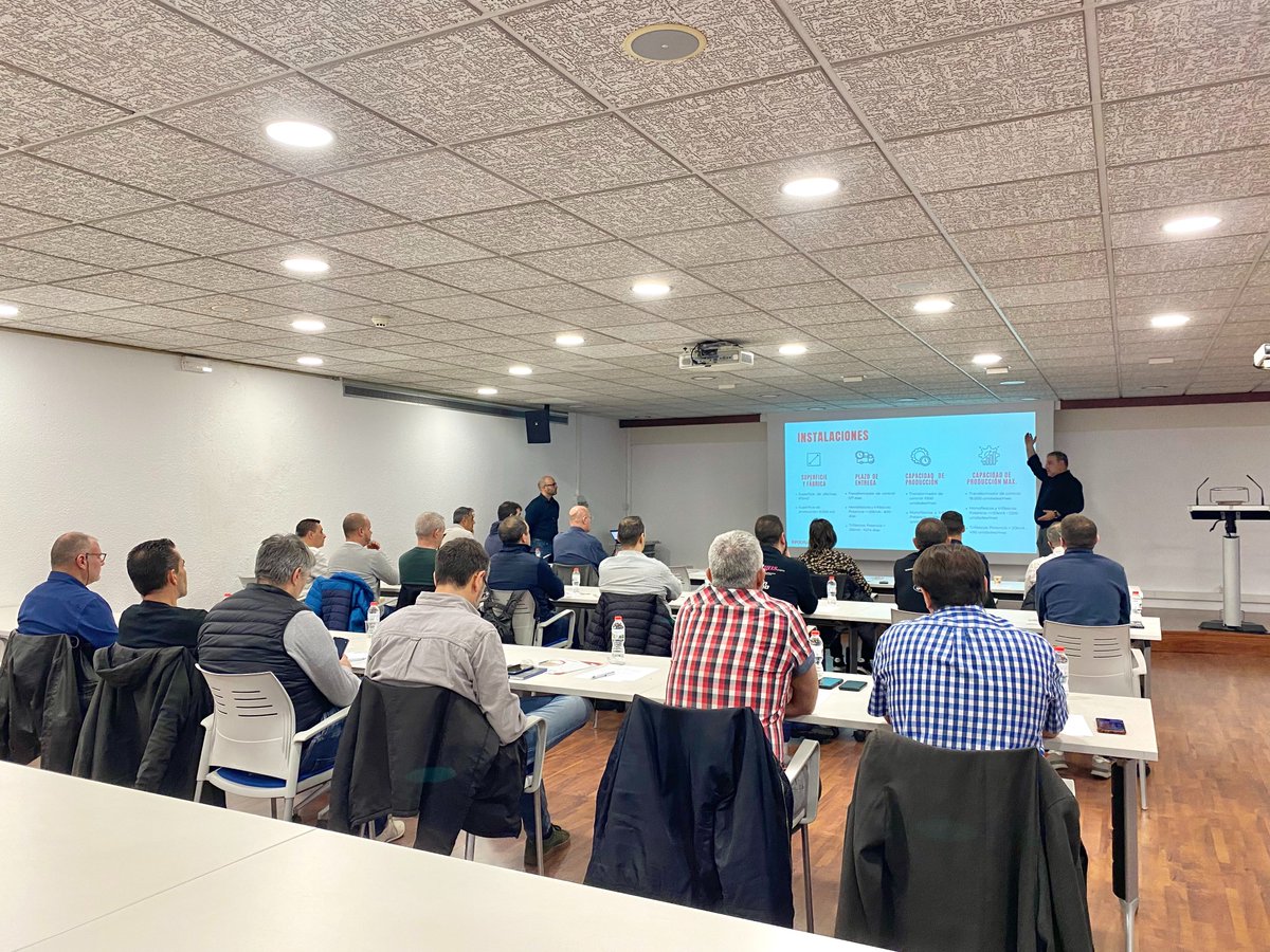 fontgas_fg's tweet photo. Interesantísima la jornada de #formación y la #visita a las instalaciones de #Polylux de la semana pasada.
#Gracias y hasta la próxima😉 https://t.co/xScaY7tK7v