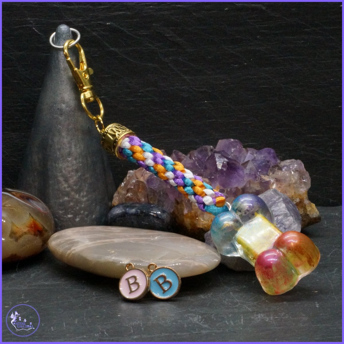 IantheGalleria's tweet image. K - Kumihimo

It took a while to think of this one for some reason &amp;amp; then we remembered all of our Keyrings &amp;amp; Key Chains are Kumihimo braided. A treble letter day for you!

ianthegalleria.co.uk/ourshop/cat_16…

#AMZart #AprilAlphabetChallenge #AlphabetChallenge #NationalPetMonth #EarlyBiz