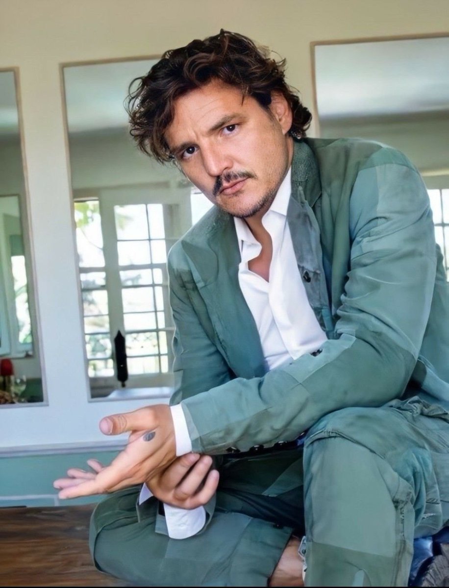 Pedro Pascal as virtual cards.

A thread.