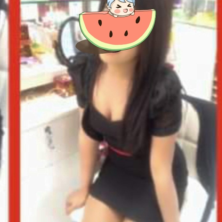 WithwasXri34956's tweet photo. ทายเล่นๆคับเมียผมใส่เสื้อในสีอะไรไปทำงาน https://t.co/hHeNvQn1Zv